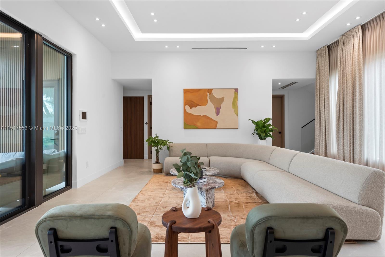 GREYKNOLL ESTATES - Residential Lease