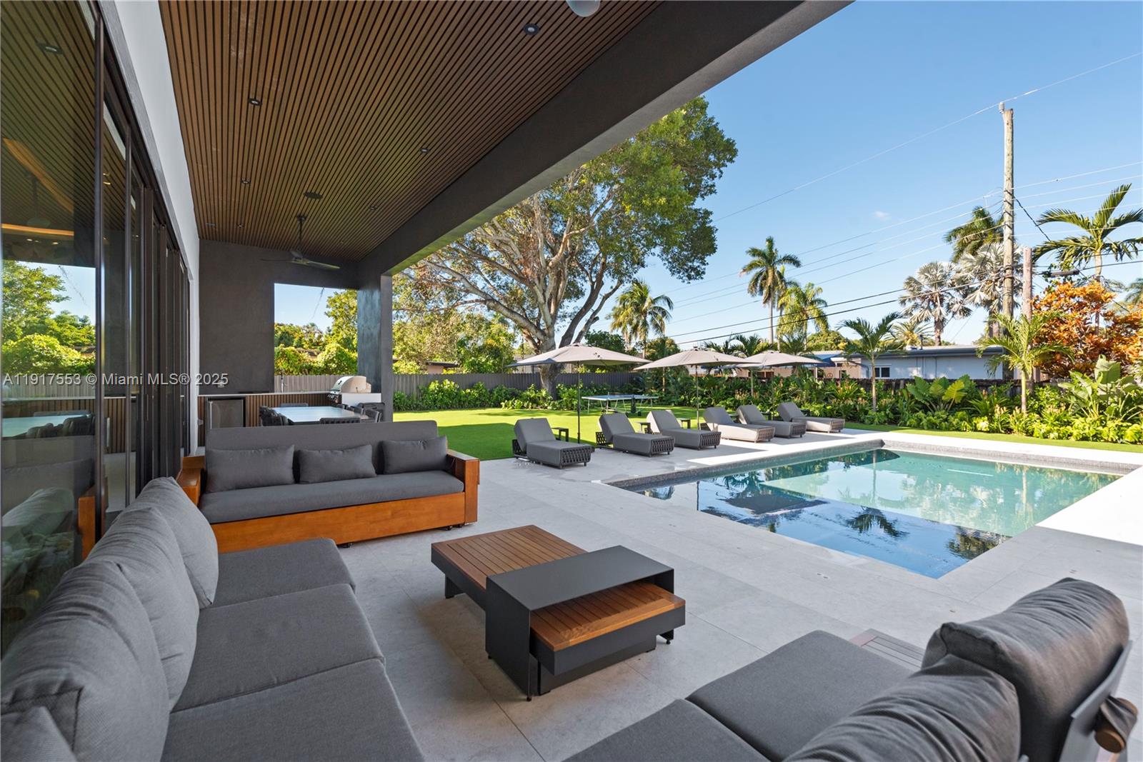GREYKNOLL ESTATES - Residential Lease