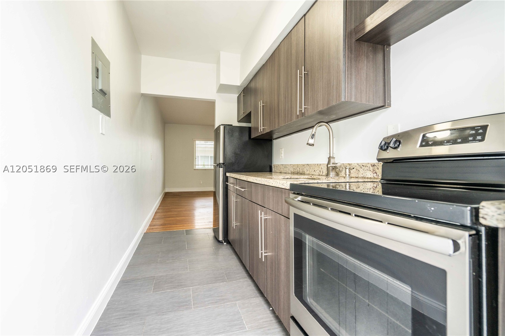 BEACH BAY SUB - Residential Lease