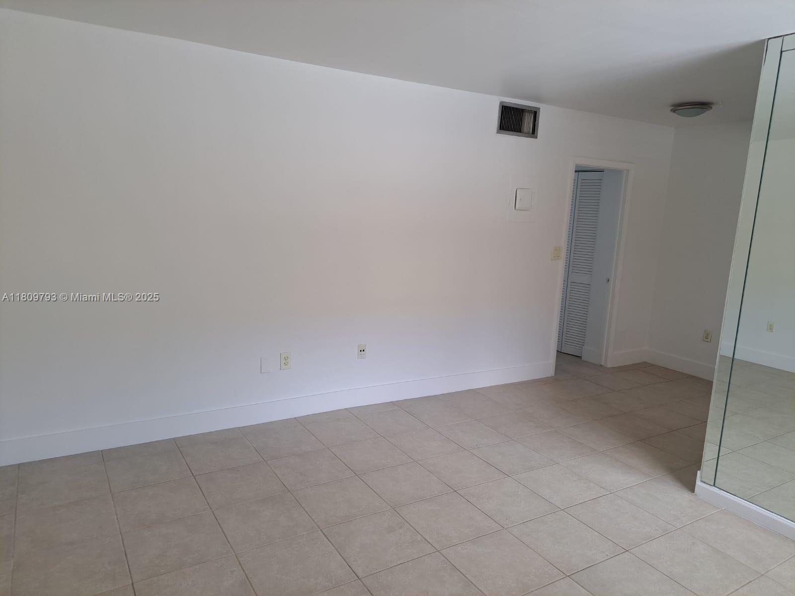 MOONRAKER CONDO - Residential