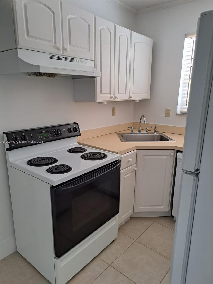MOONRAKER CONDO - Residential