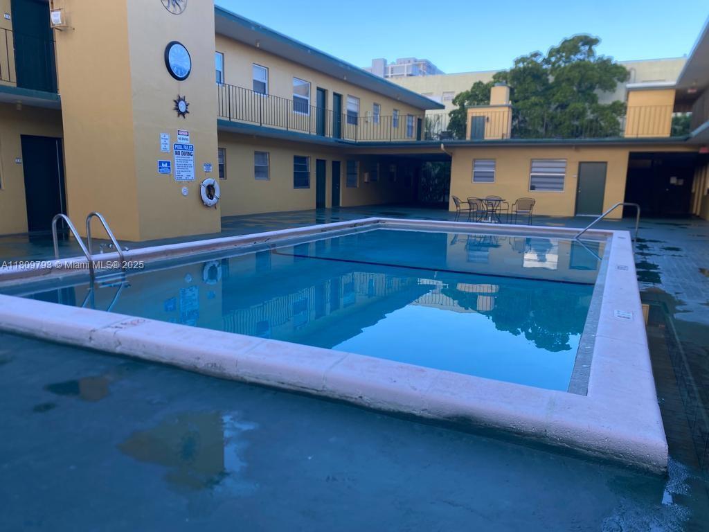 MOONRAKER CONDO - Residential