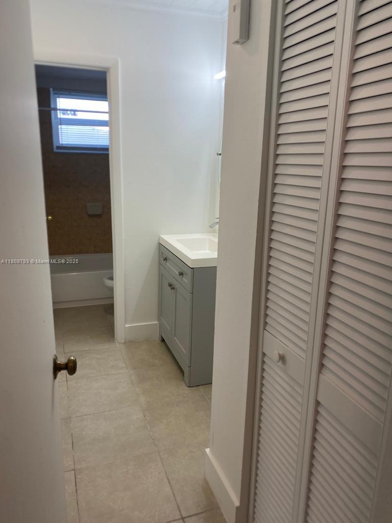 MOONRAKER CONDO - Residential