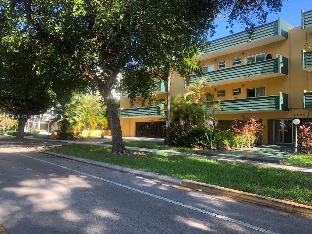 Discover a spacious unit in a highly sought-after location, ideal for savvy investors looking to capitalize on rental potential. This property is situated within a secure community, surrounded by parks, shops, gyms, and schools—making it attractive to a wide range of tenants. The unit features a well-designed bedroom with generous closet space. Don’t miss this chance to invest in a property that offers both comfort and convenience, making it an ideal choice for long-term growth and stability in your investment portfolio! Unit is rented for $1,300 until March 31st., 2027.
