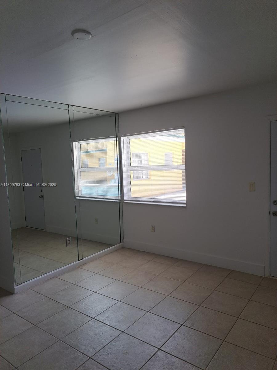 MOONRAKER CONDO - Residential