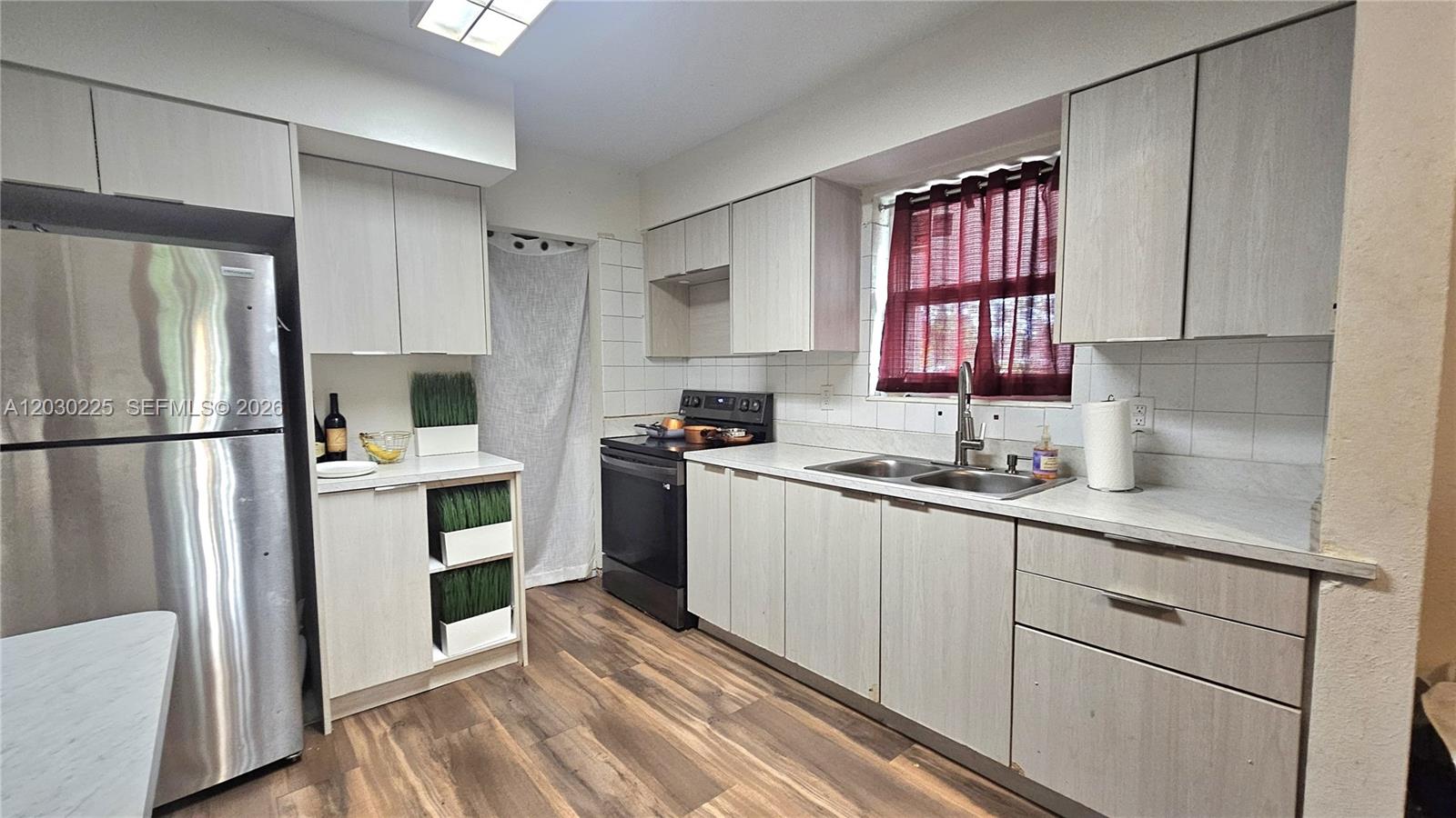 REALSITE GDNS SEC 1 - Residential
