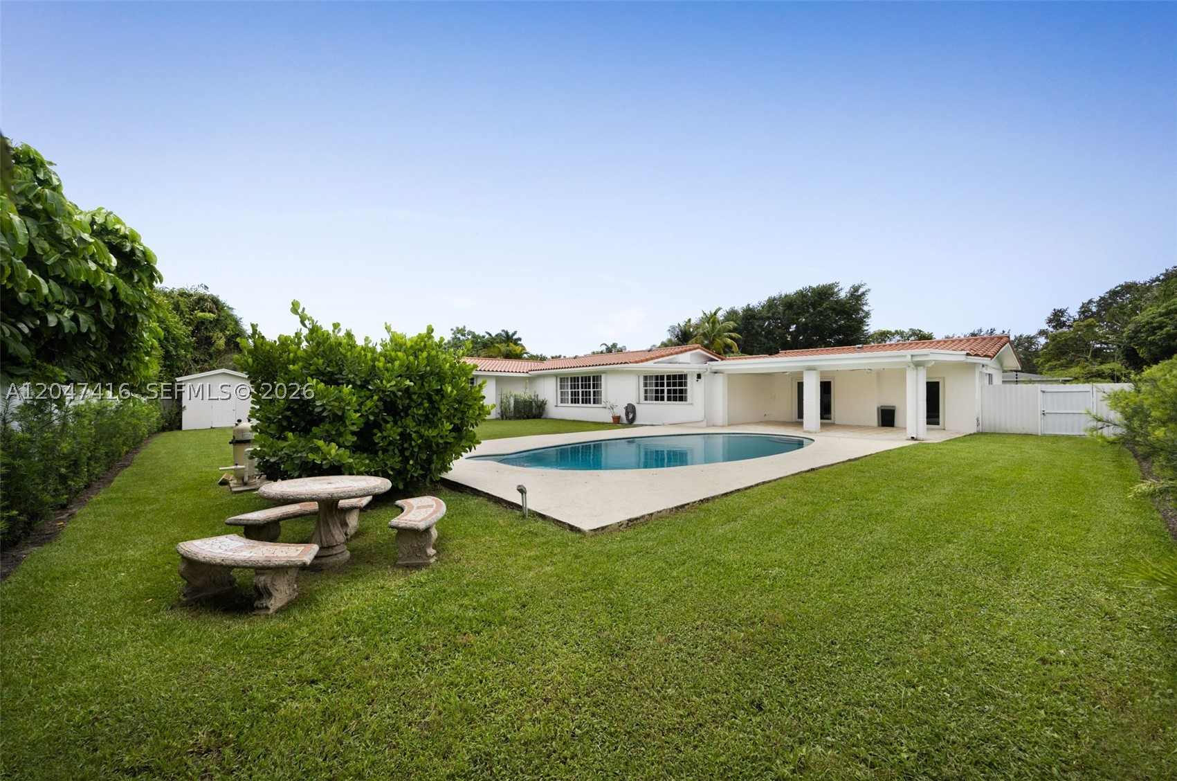 GALE RANCH ESTS - Residential