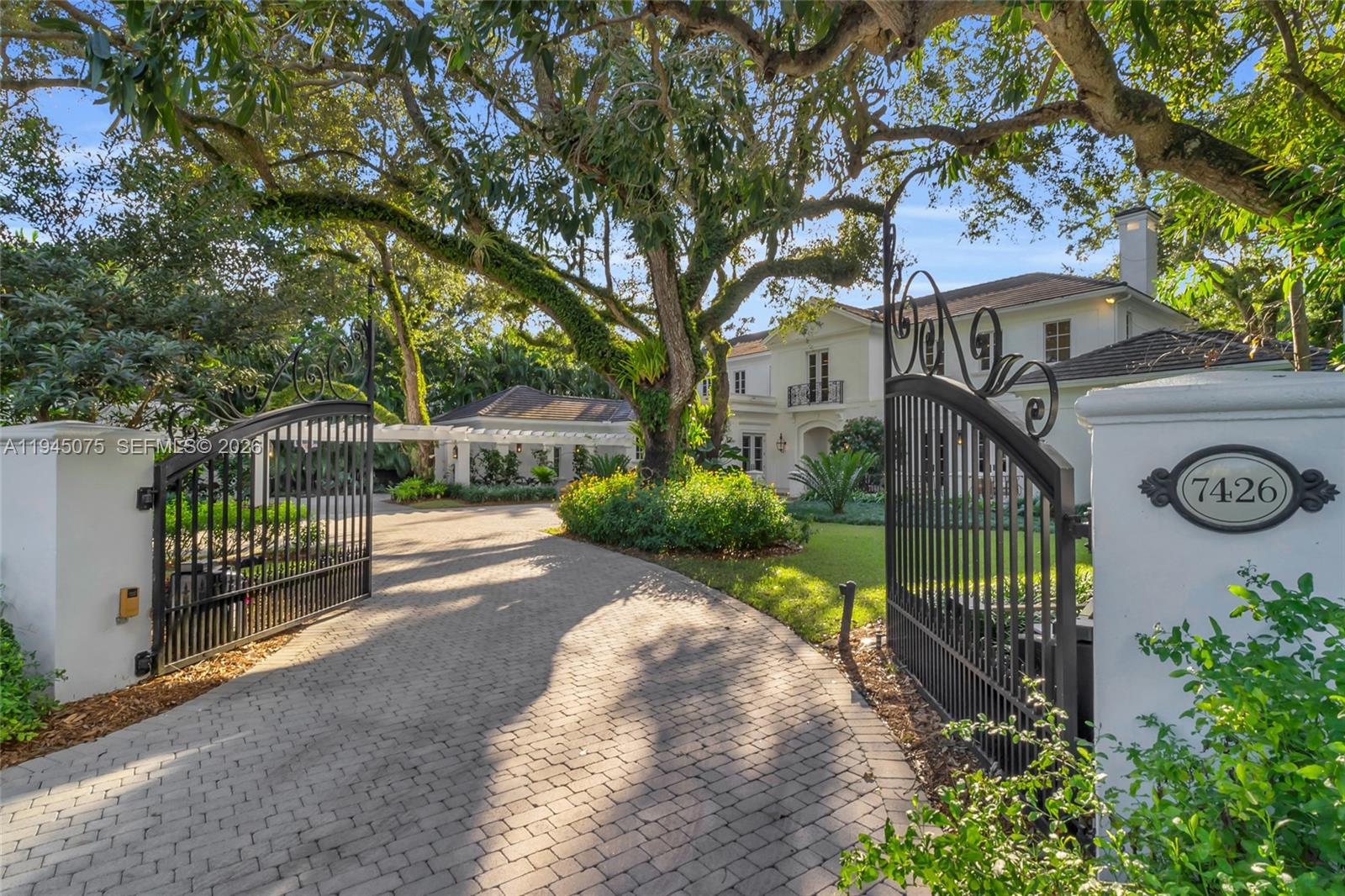 STONEGATE - Residential