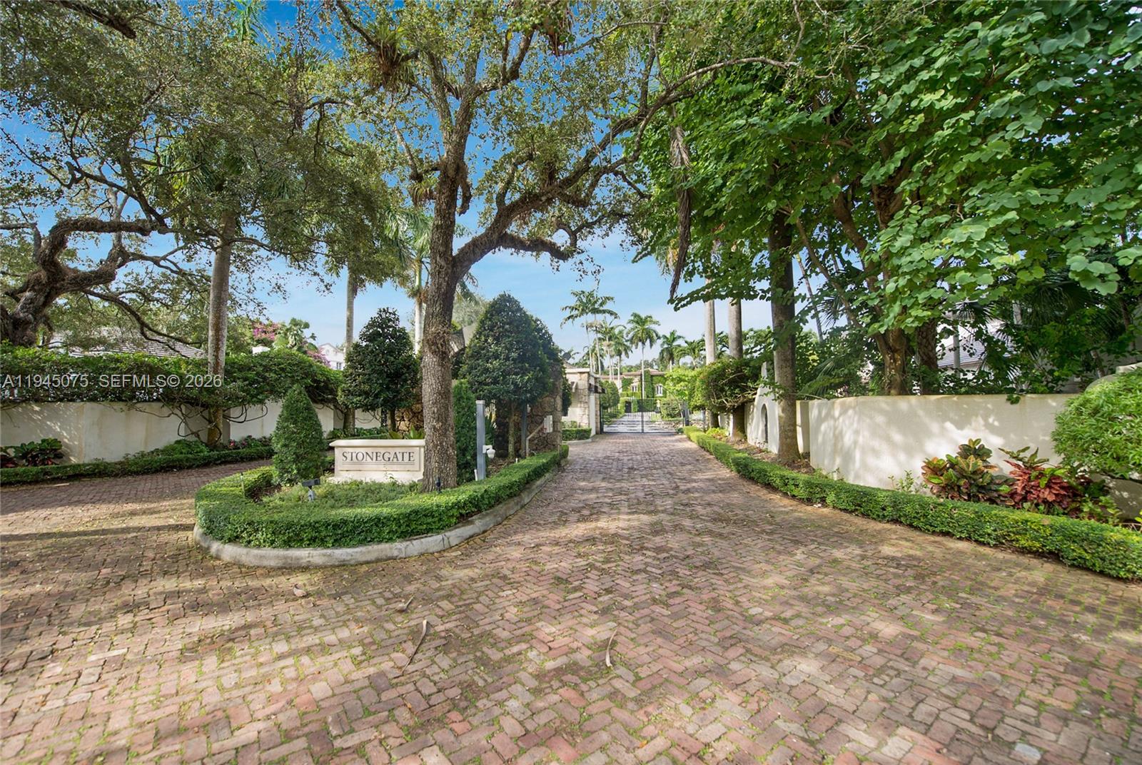 STONEGATE - Residential