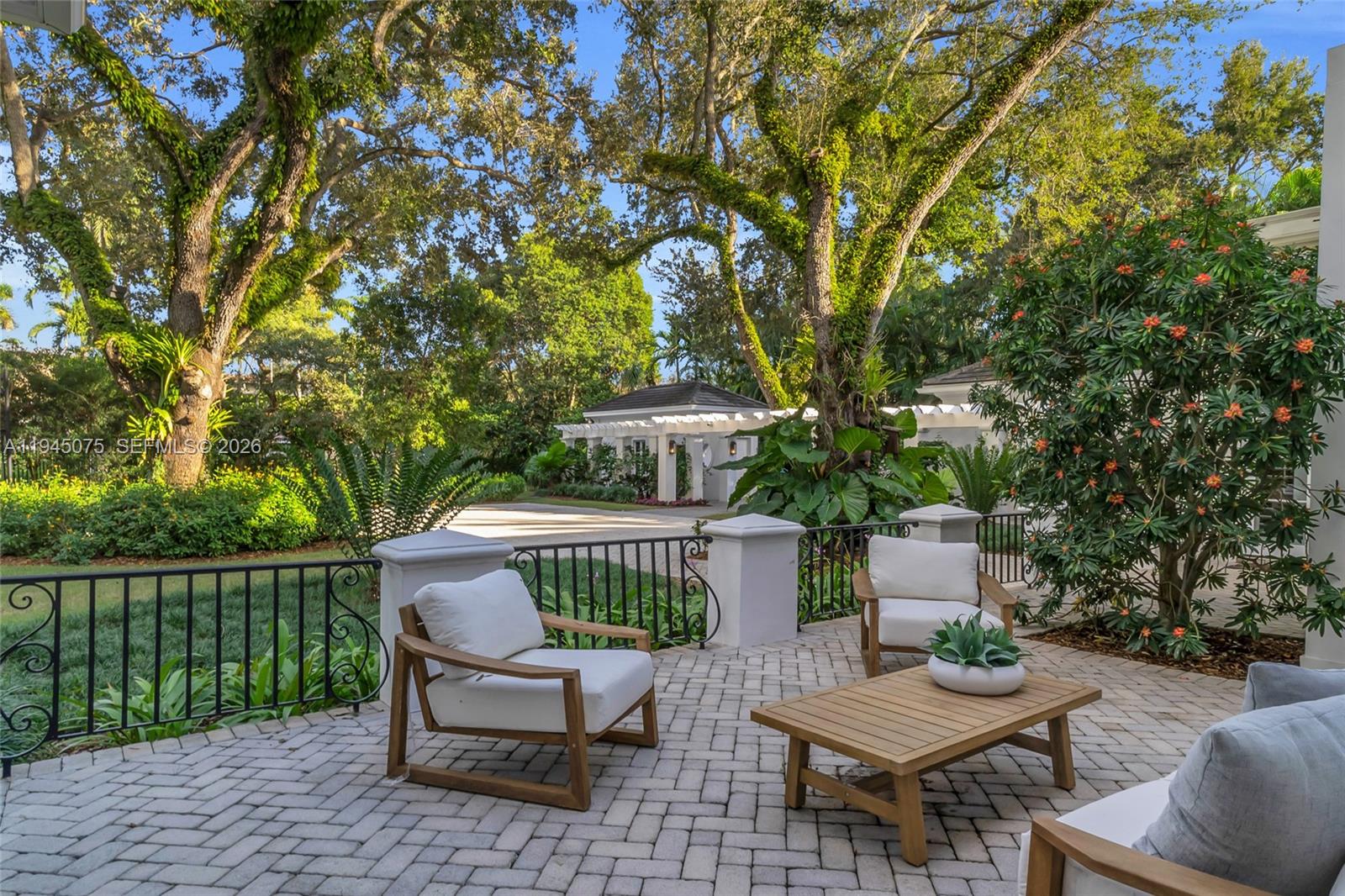 STONEGATE - Residential
