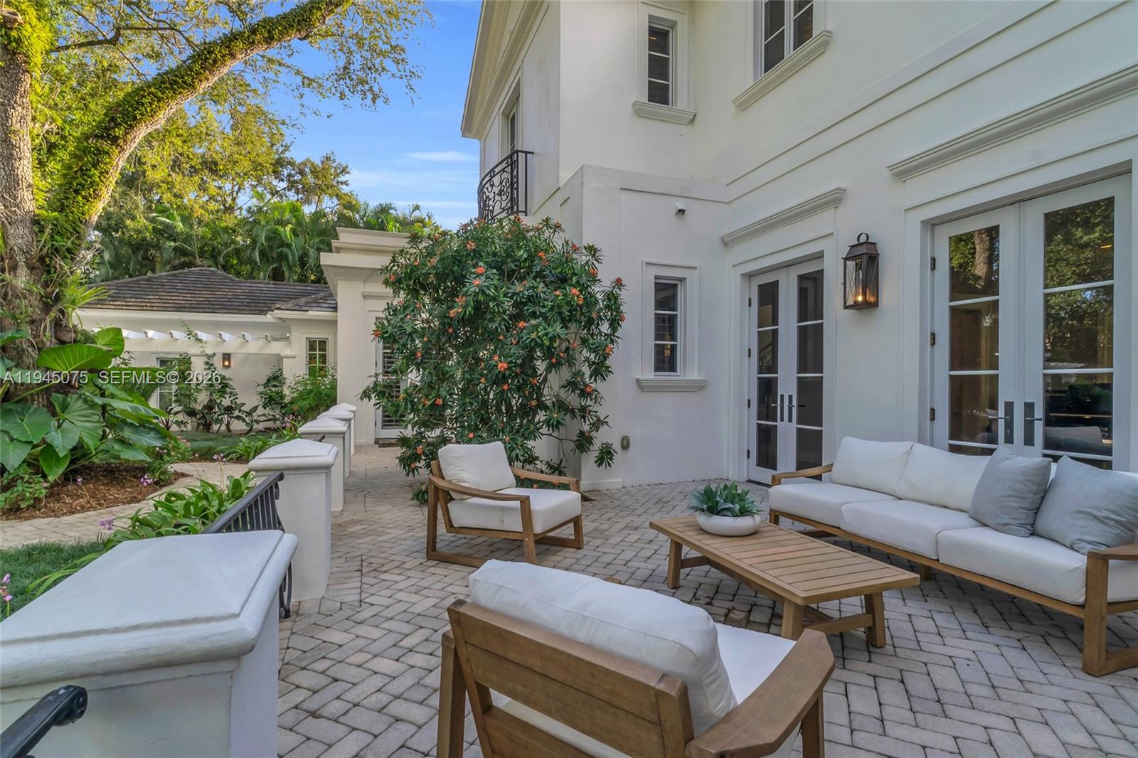 STONEGATE - Residential