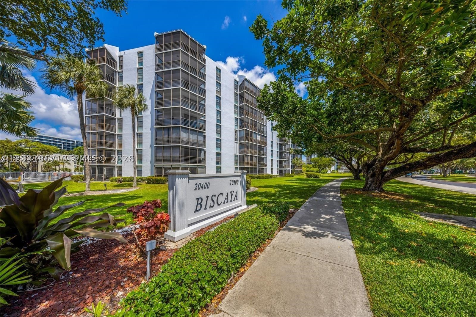 BISCAYA CONDO 4 - Residential