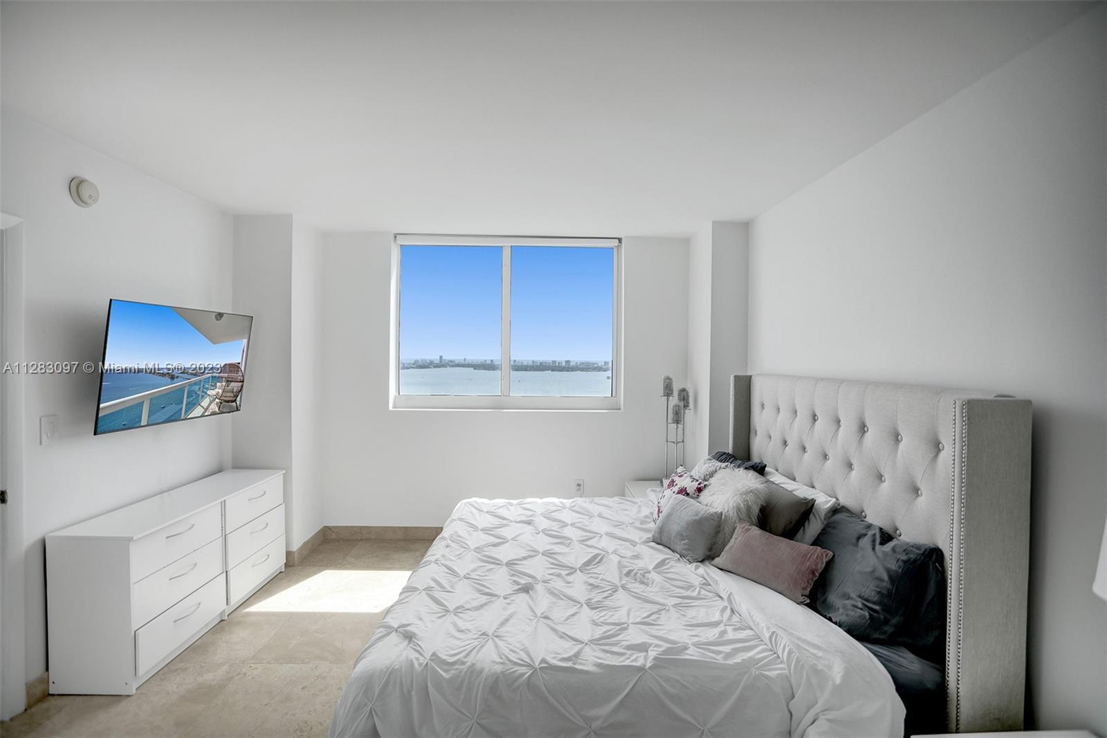 1800 CLUB CONDO - Residential