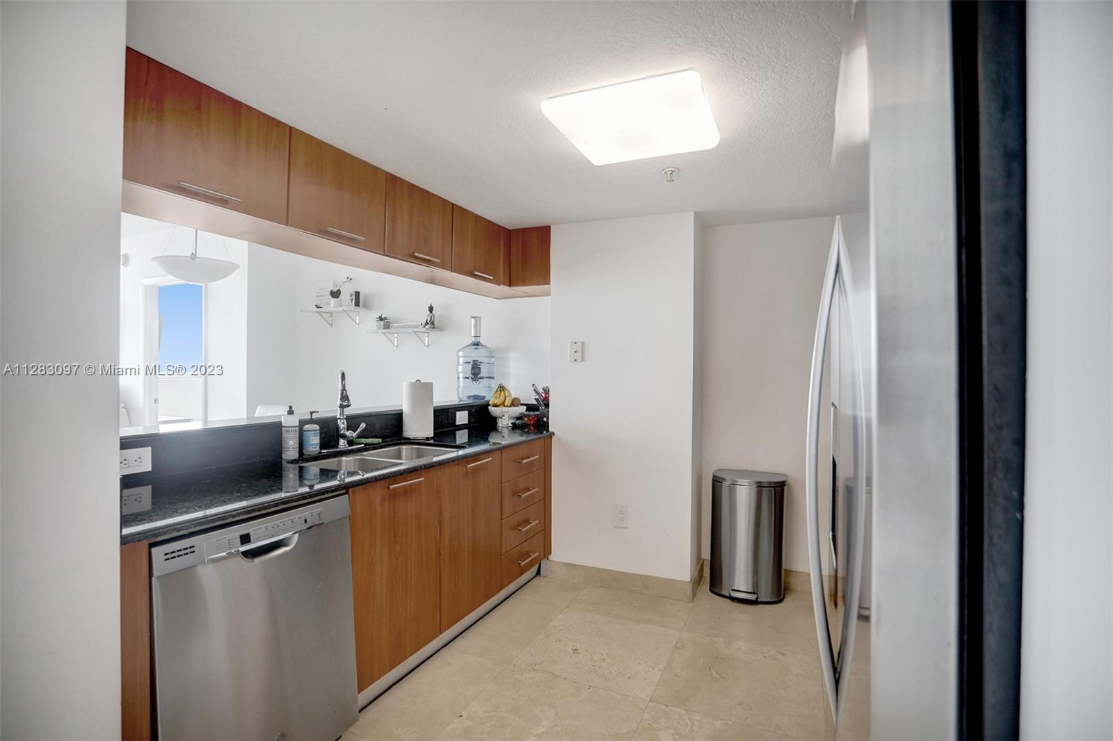 1800 CLUB CONDO - Residential