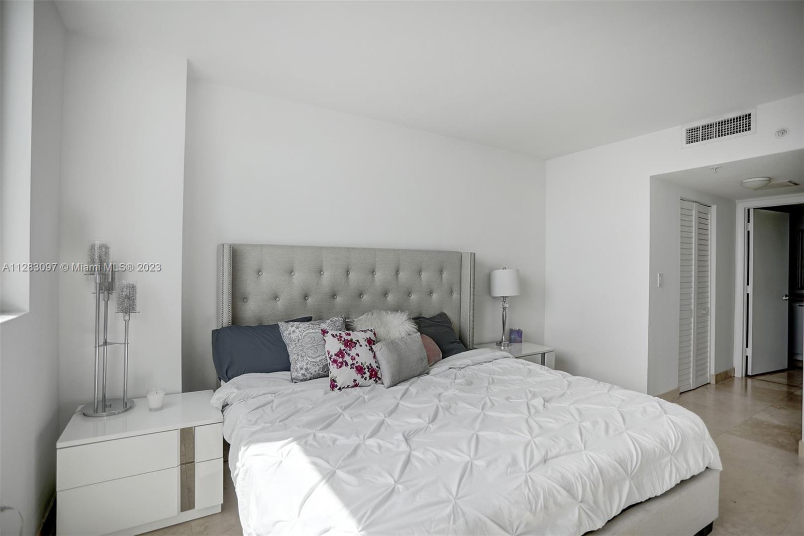 1800 CLUB CONDO - Residential