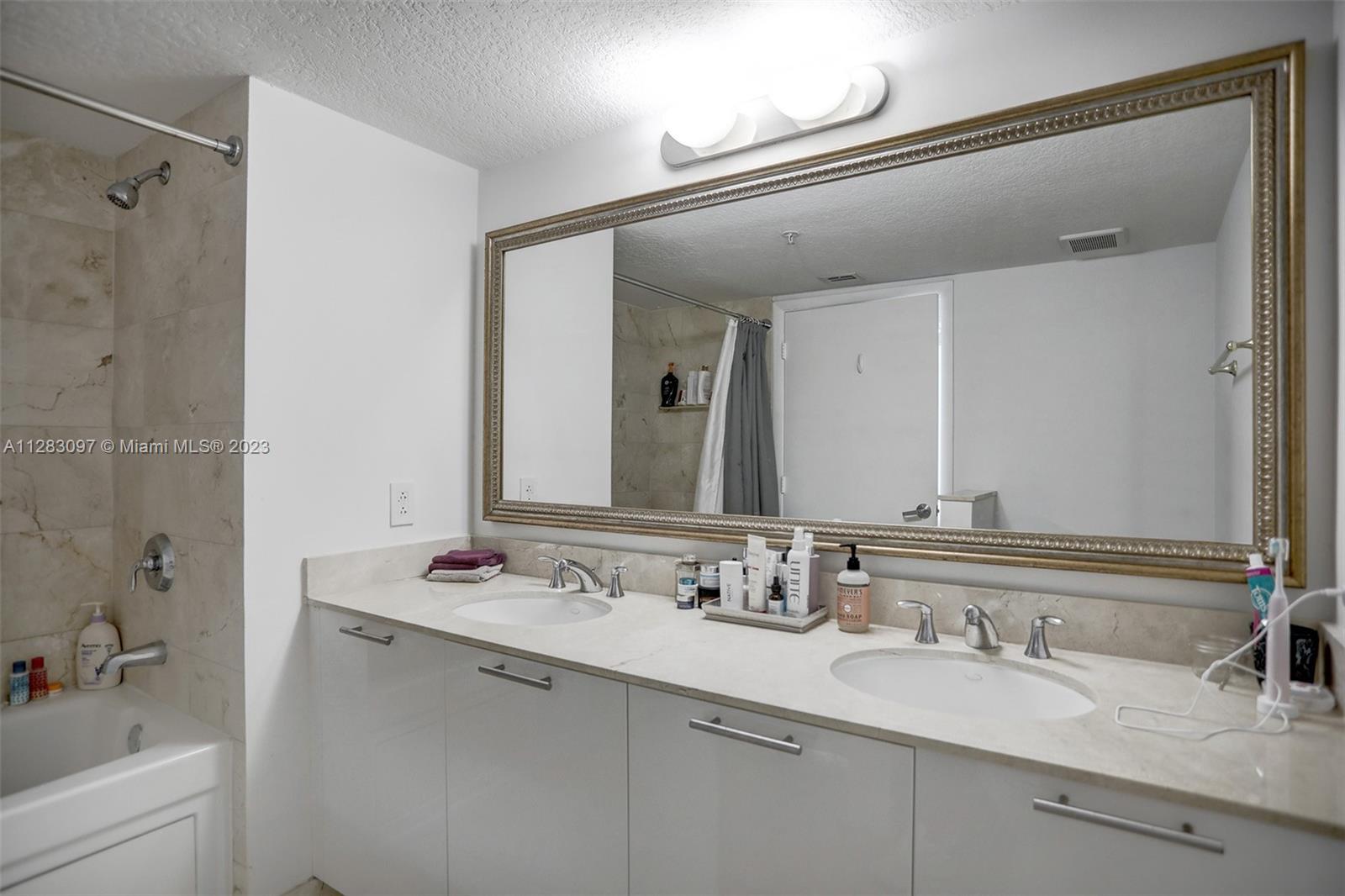 1800 CLUB CONDO - Residential
