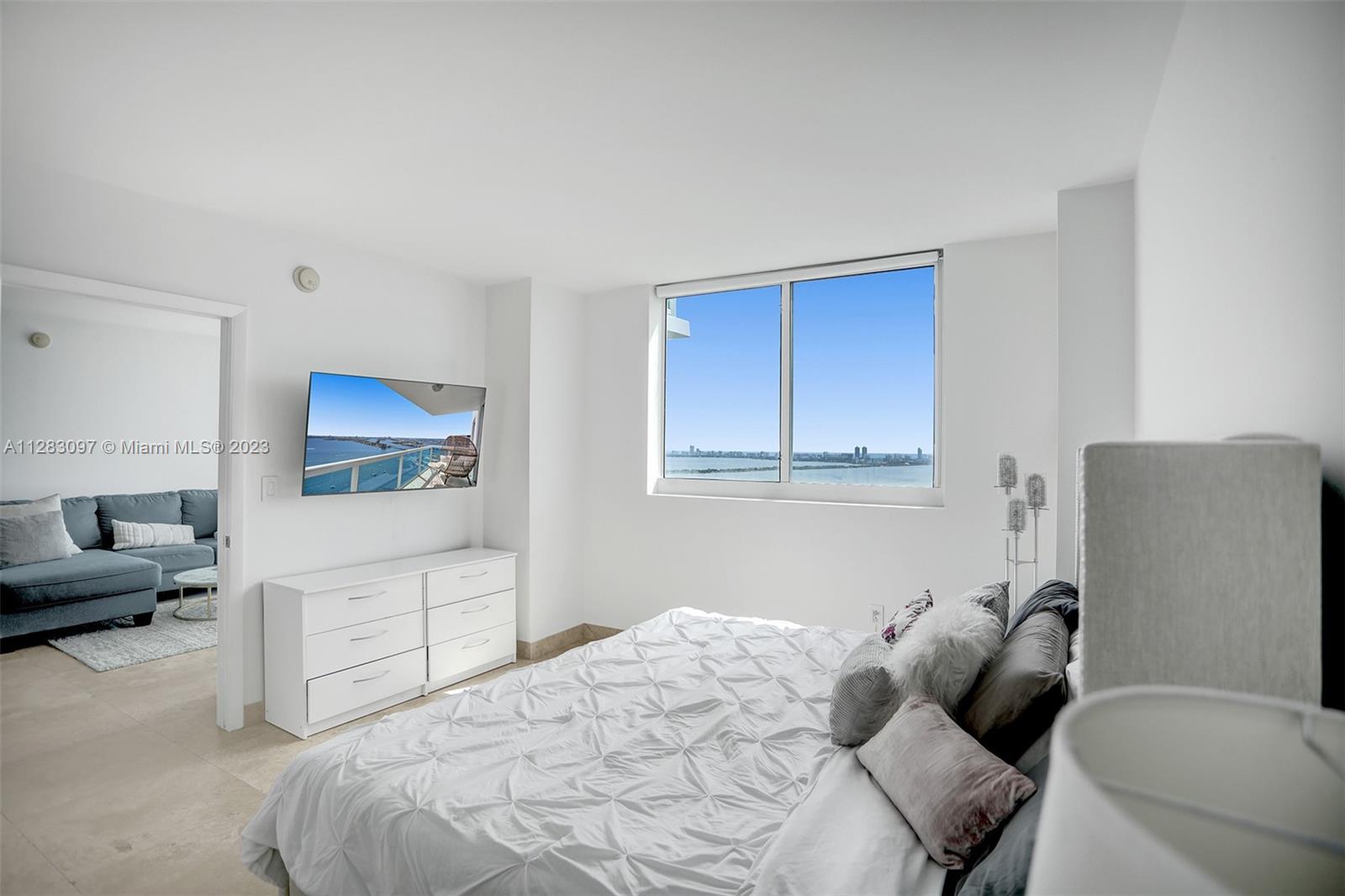 1800 CLUB CONDO - Residential