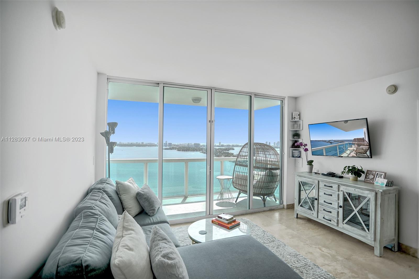 1800 CLUB CONDO - Residential
