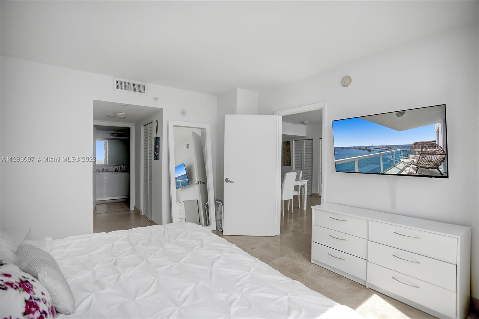 1800 CLUB CONDO - Residential