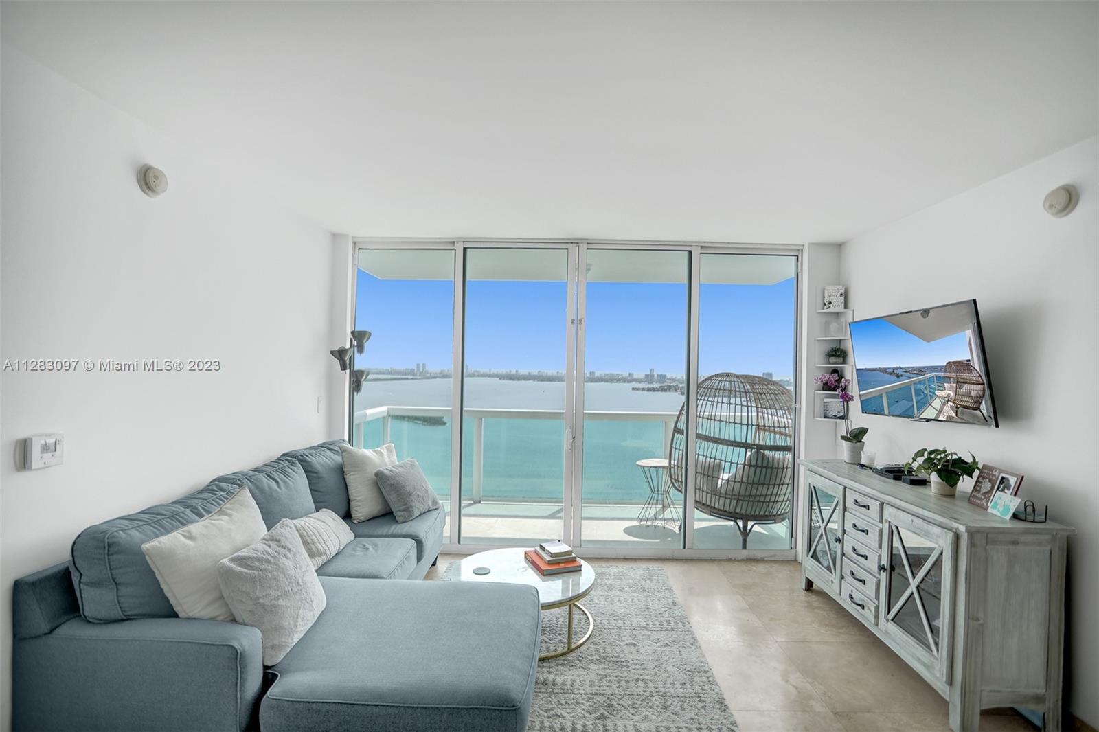 1800 CLUB CONDO - Residential