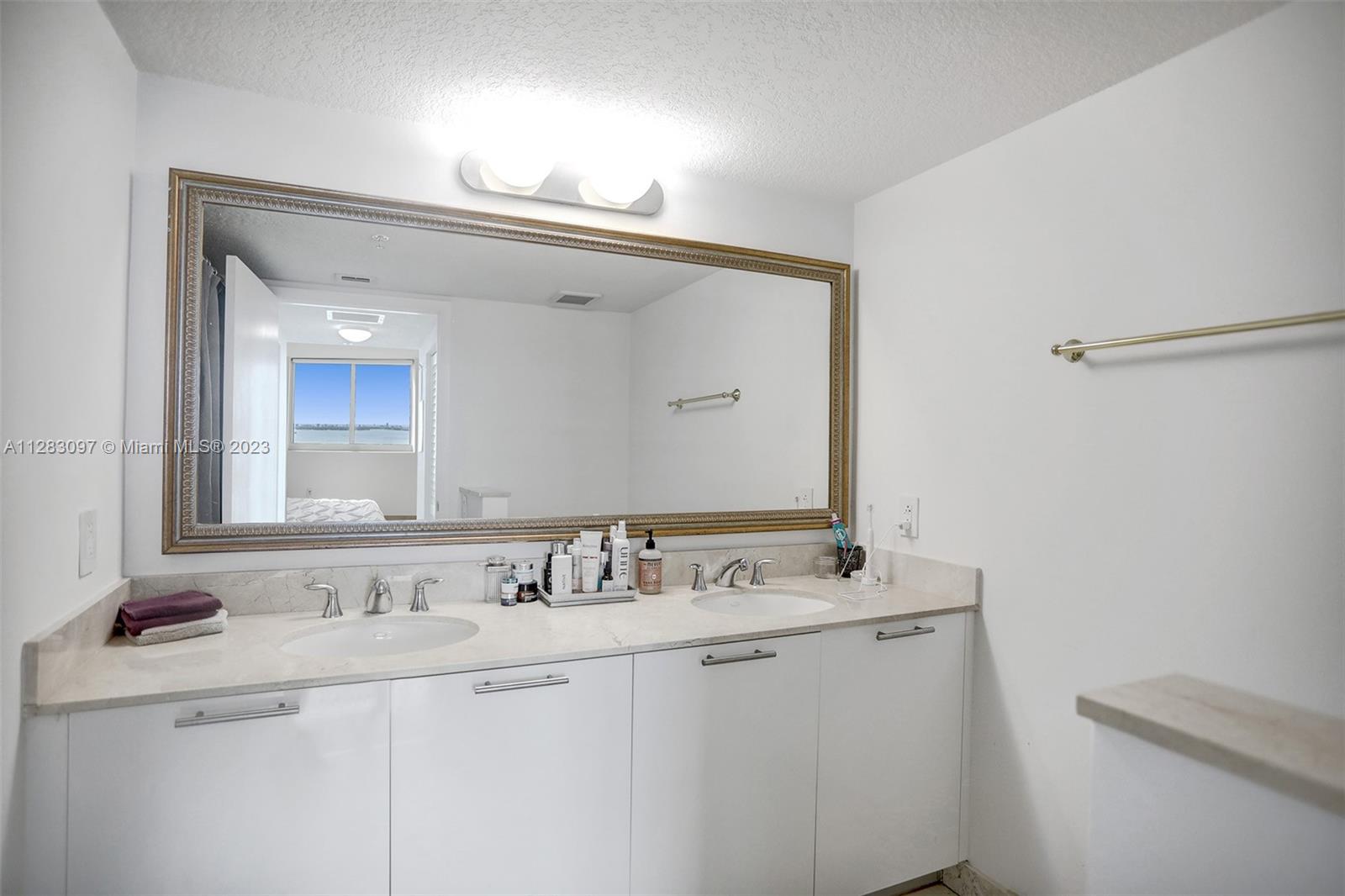 1800 CLUB CONDO - Residential
