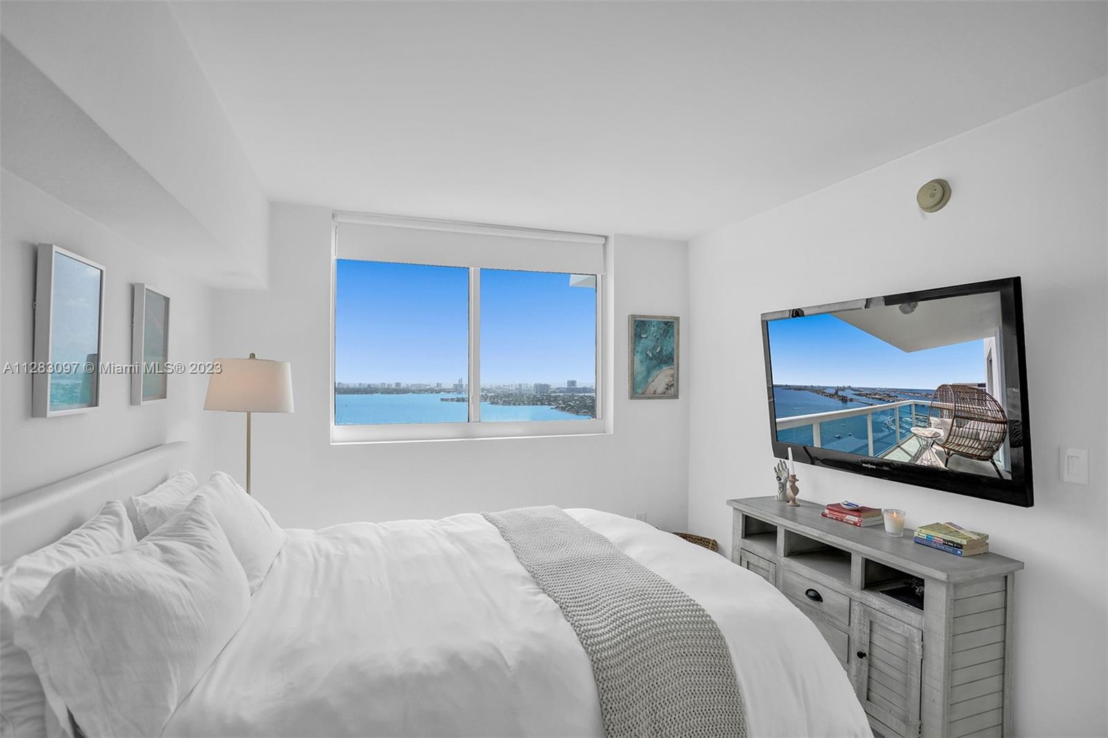 1800 CLUB CONDO - Residential