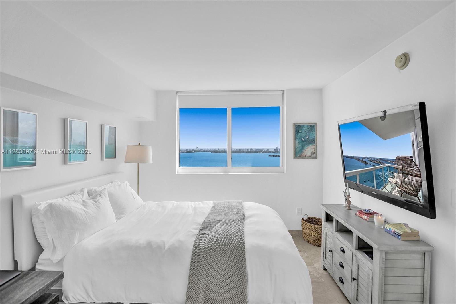1800 CLUB CONDO - Residential