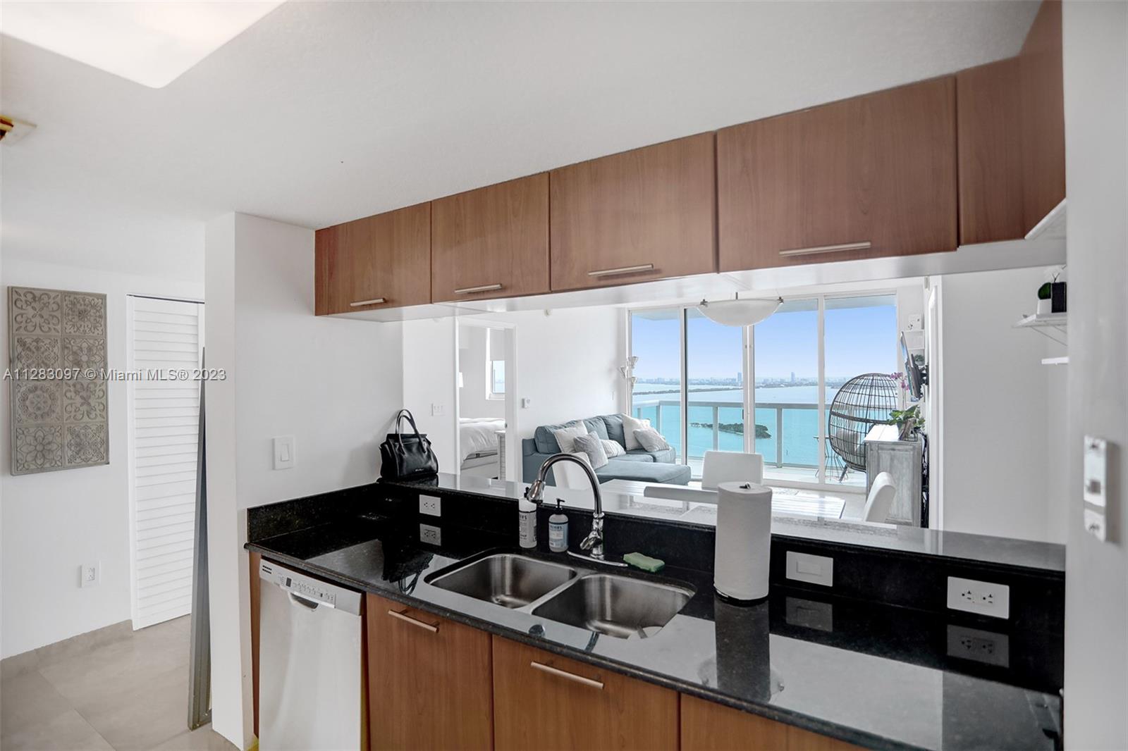 1800 CLUB CONDO - Residential