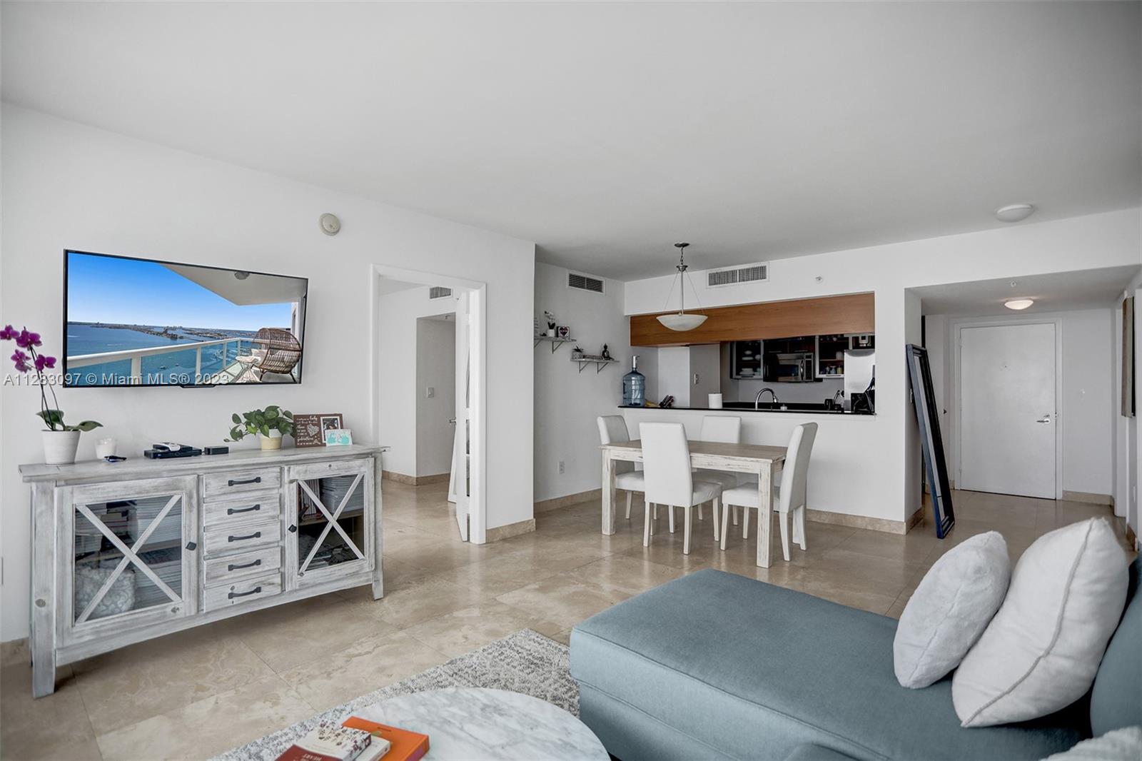 1800 CLUB CONDO - Residential