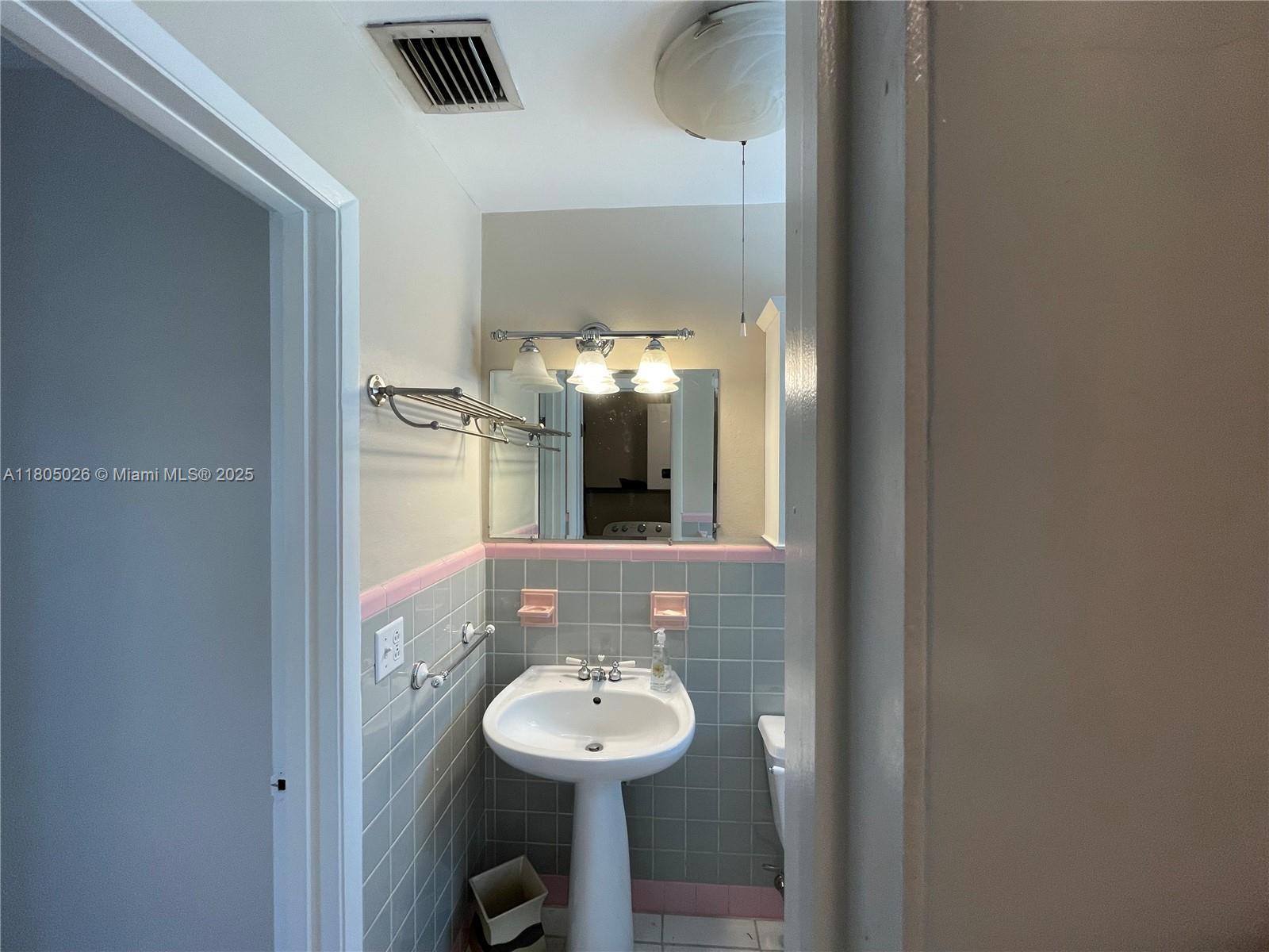 BEACON HEIGHTS SEC - Residential Lease