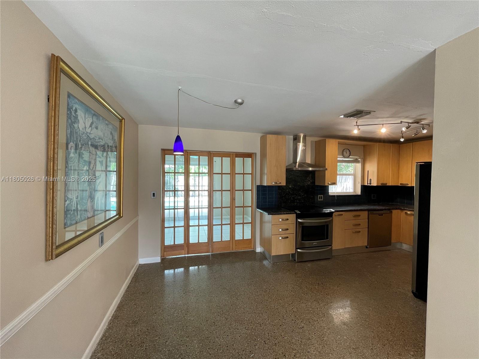 BEACON HEIGHTS SEC - Residential Lease