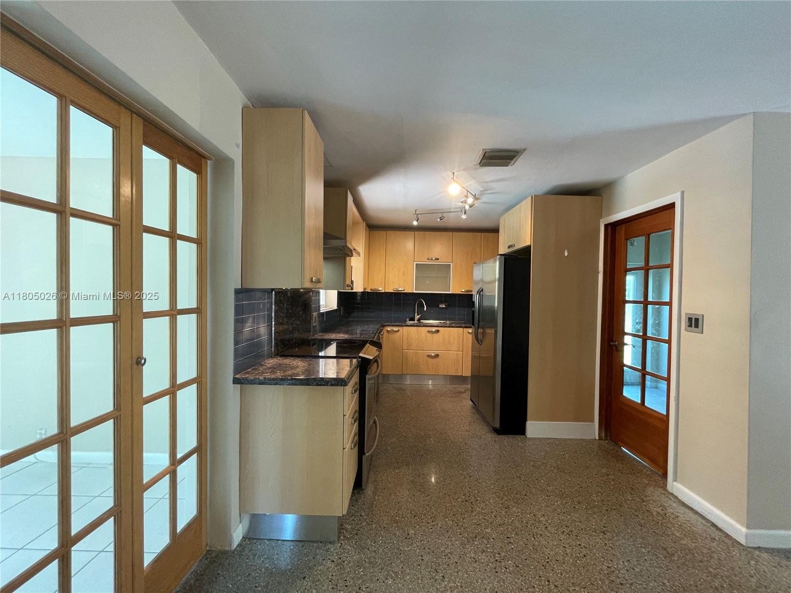 BEACON HEIGHTS SEC - Residential Lease