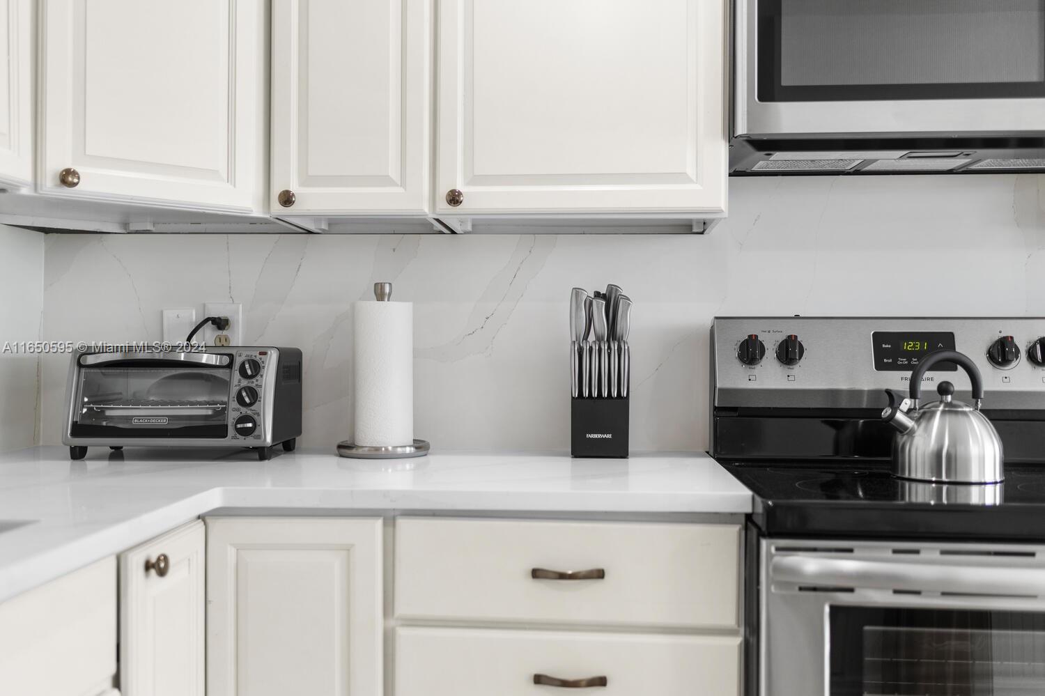 PALM BEACH CABANA COLONY - Residential Lease