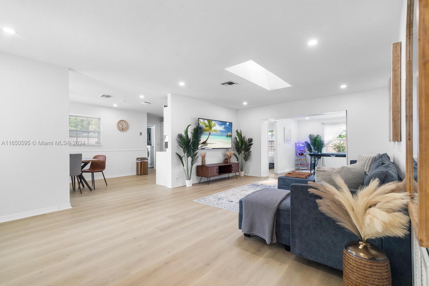 PALM BEACH CABANA COLONY - Residential Lease
