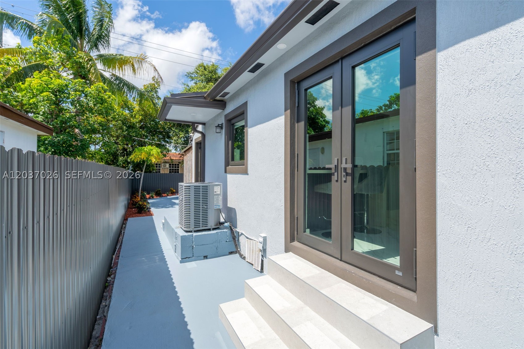 PALM ESTATES 1ST ADDN - Residential