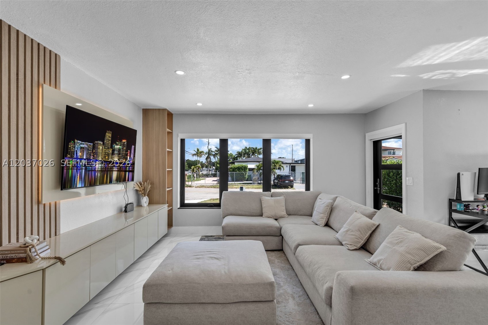 PALM ESTATES 1ST ADDN - Residential