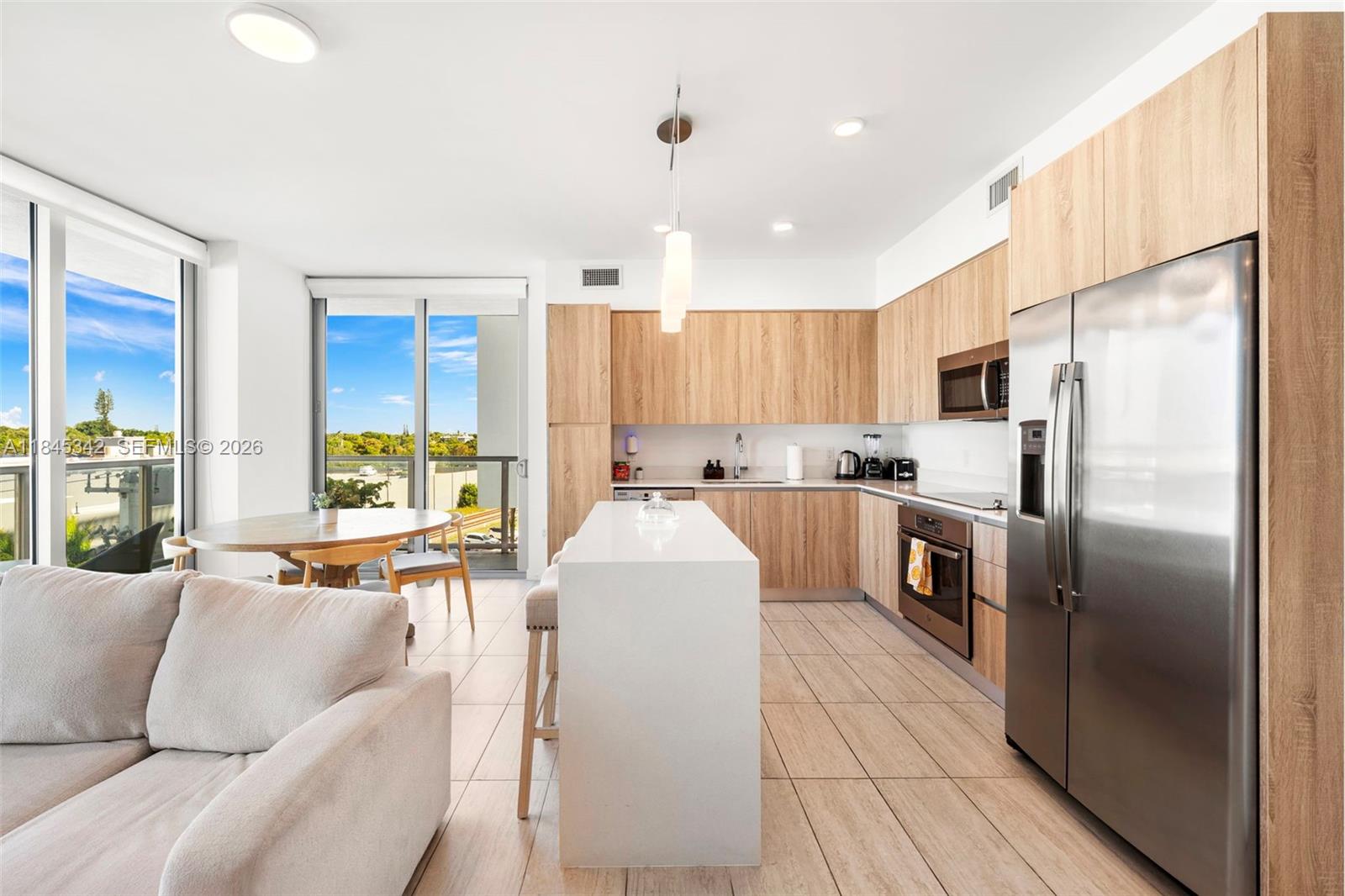 QUADRO CONDO - Residential