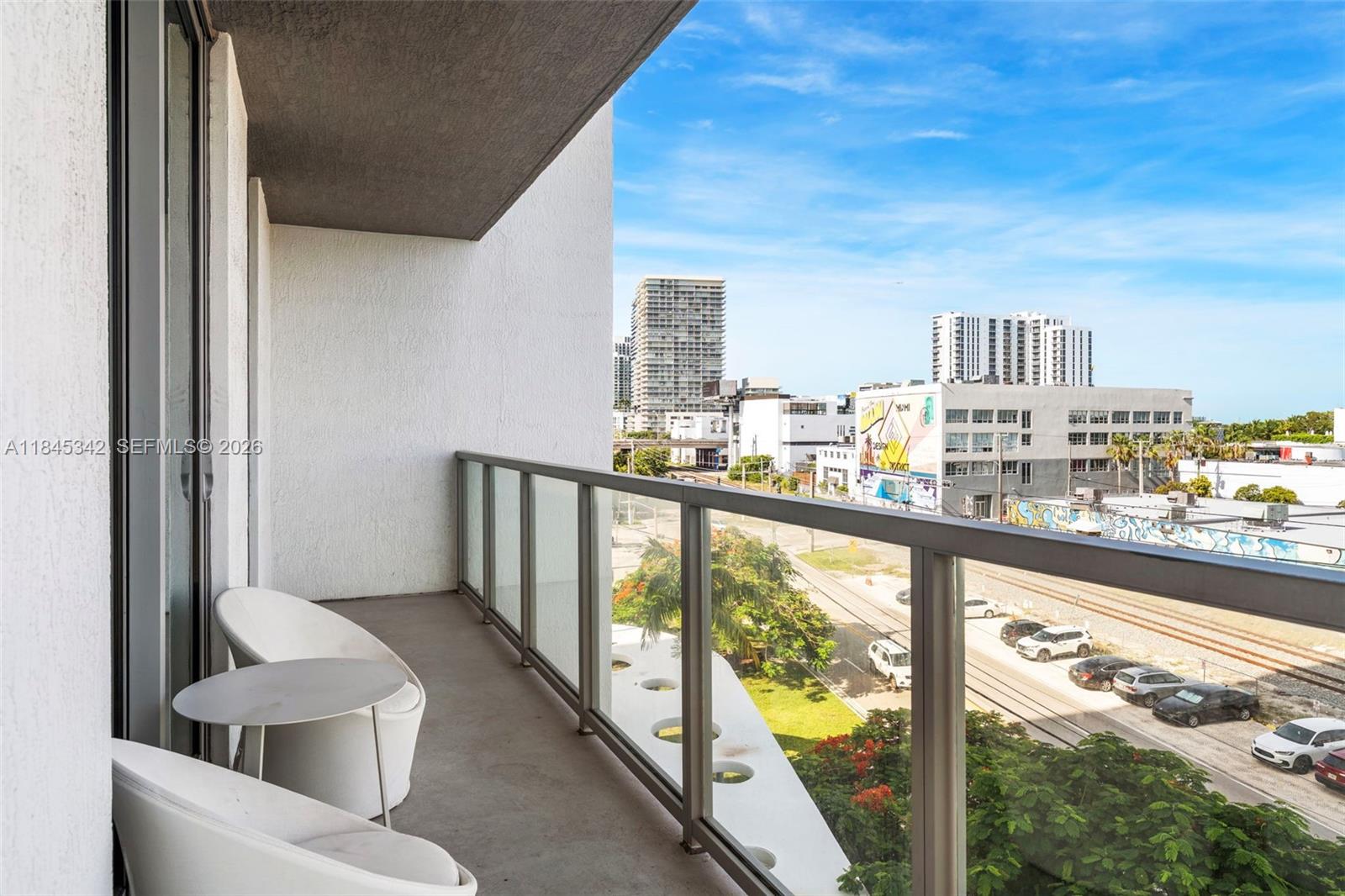 QUADRO CONDO - Residential