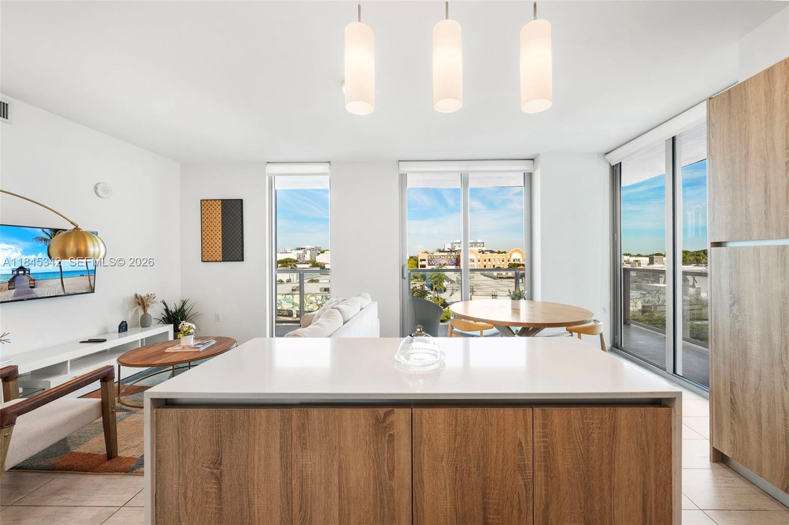 QUADRO CONDO - Residential
