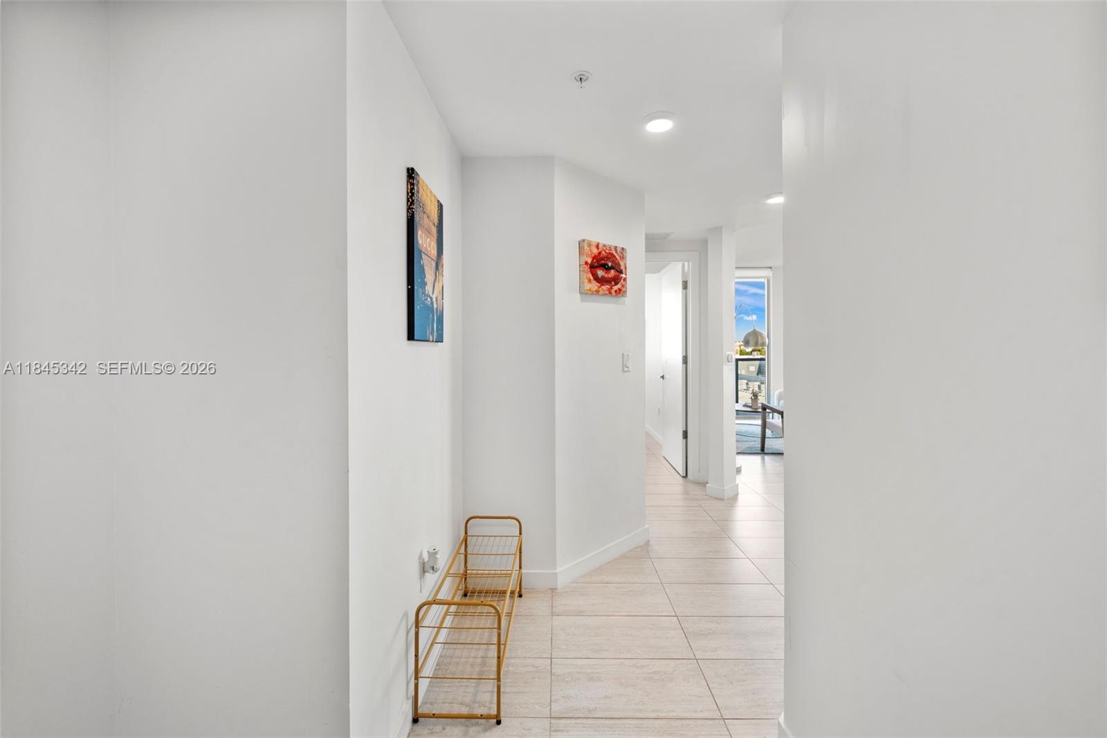 QUADRO CONDO - Residential