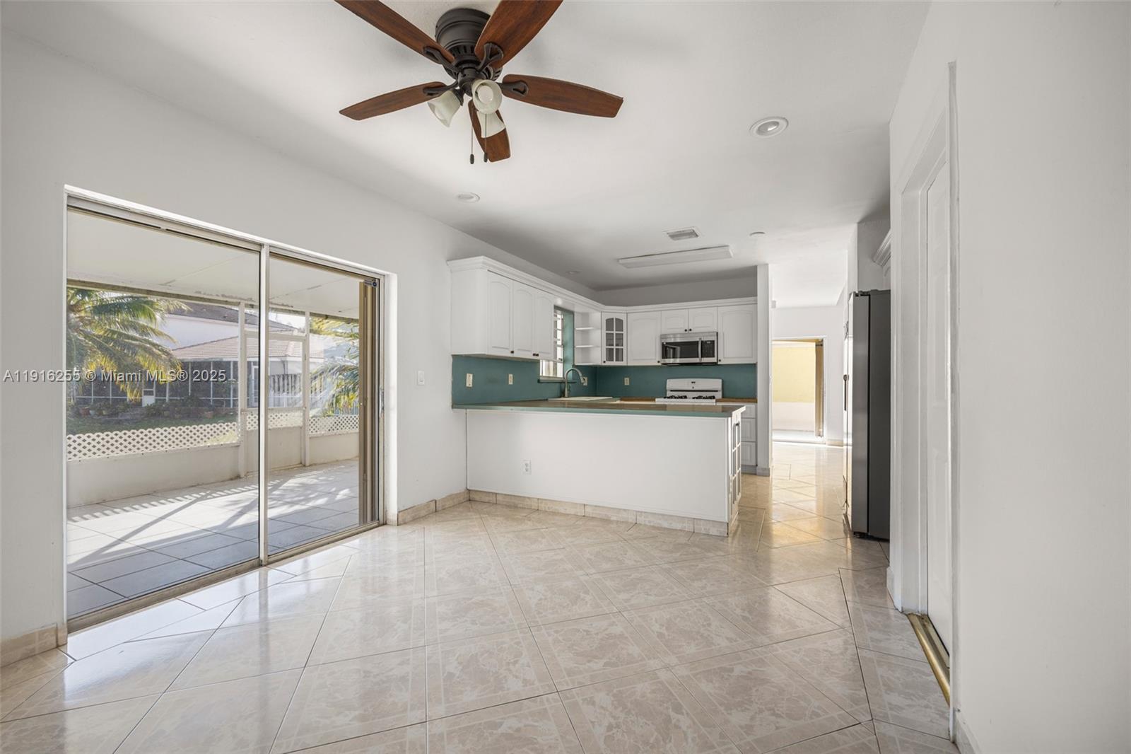 LAKES BY THE BAY SEC 8 - Residential