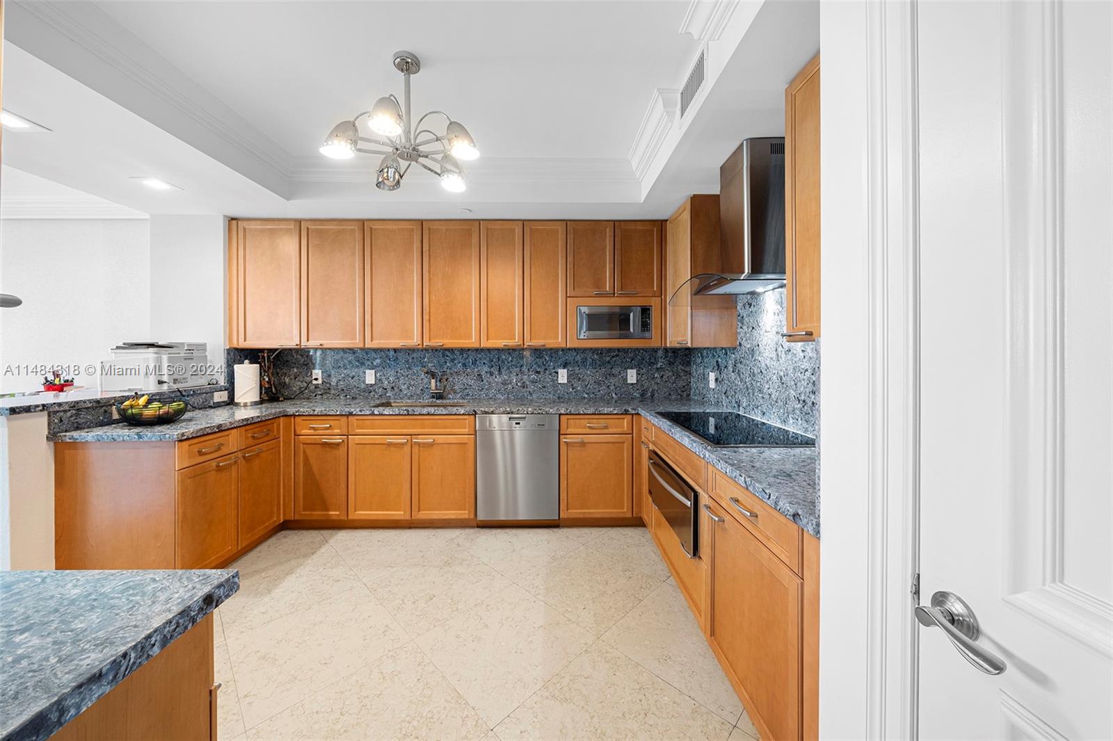 HAMPTONS SOUTH CONDO - Residential