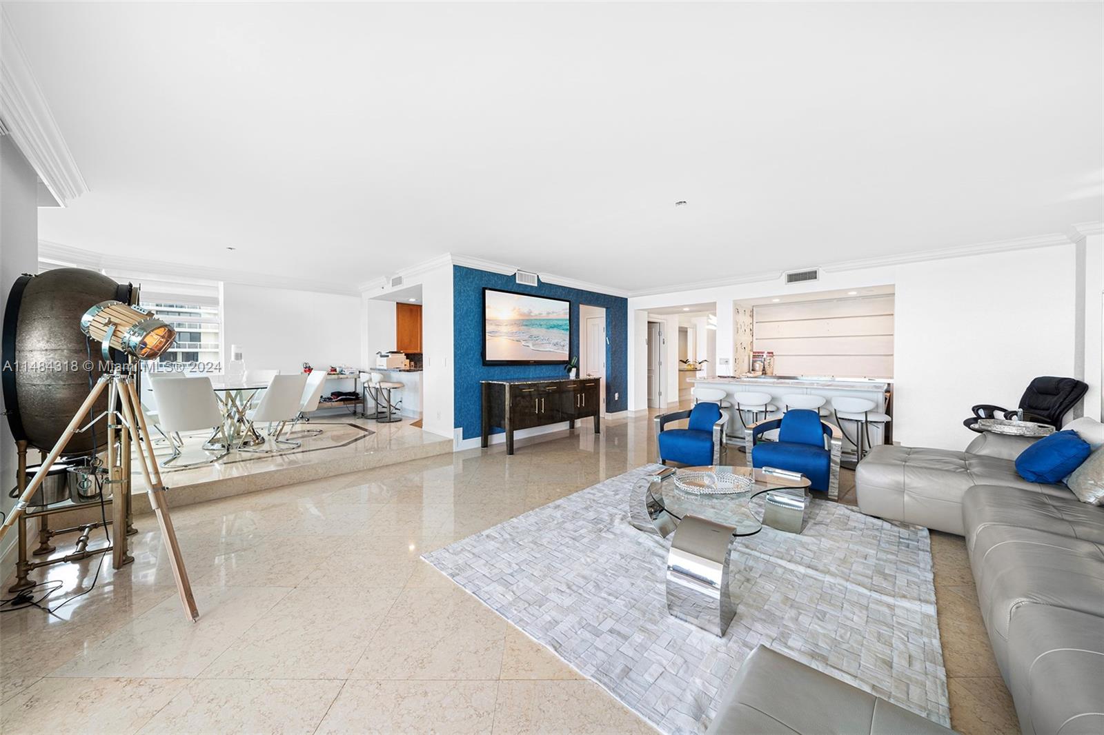 HAMPTONS SOUTH CONDO - Residential