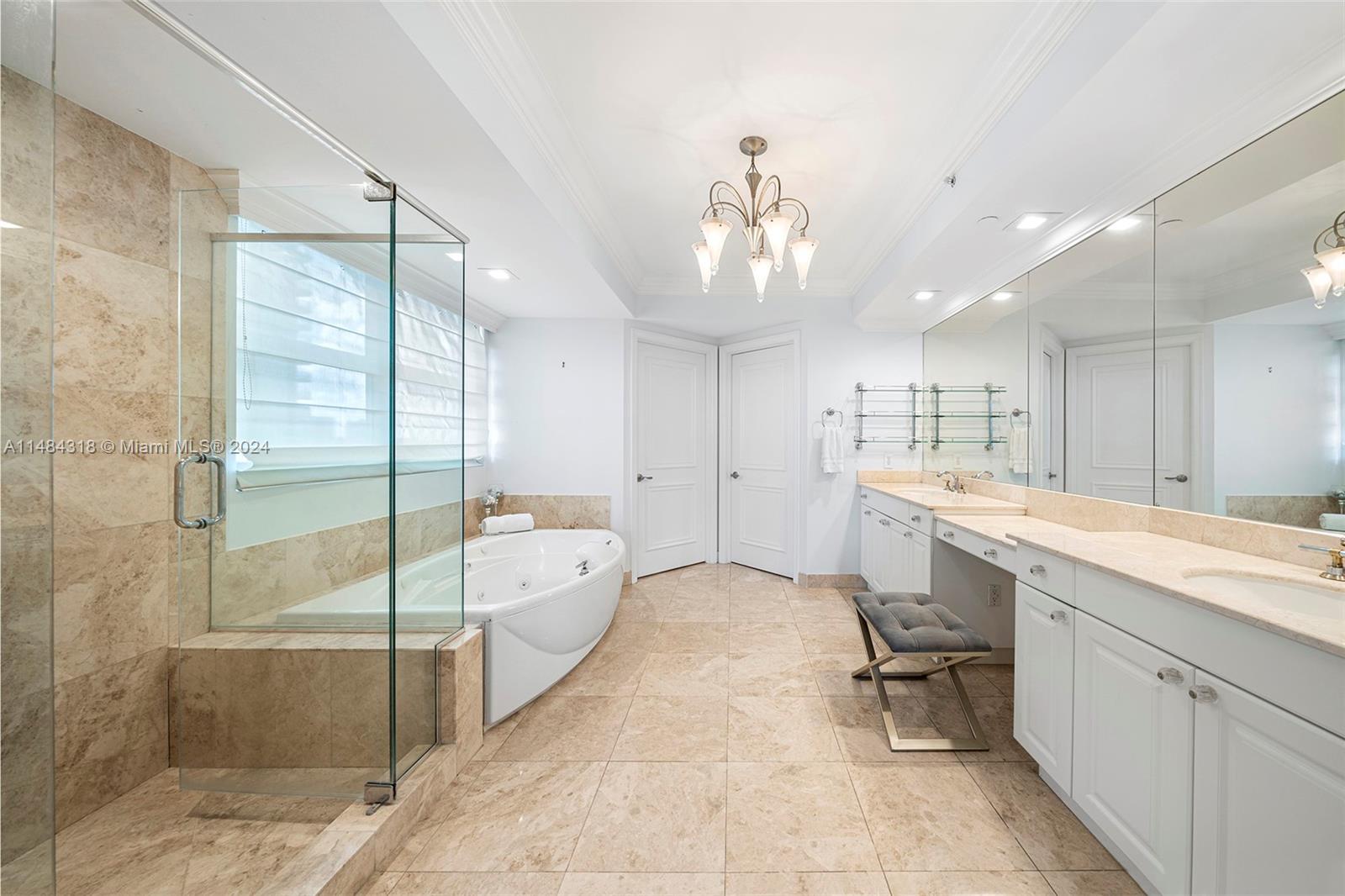 HAMPTONS SOUTH CONDO - Residential