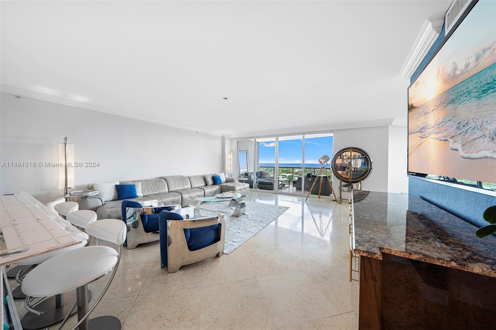 HAMPTONS SOUTH CONDO - Residential