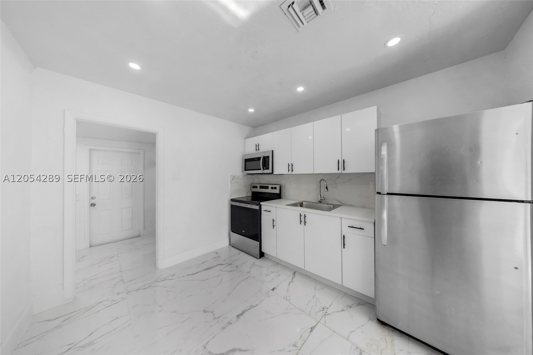 NORTH WEST LAUDERDALE - Residential Lease