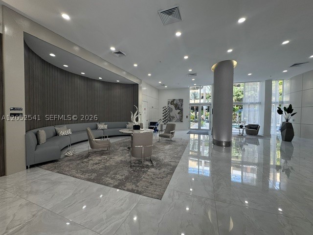 VENTURE AT AVENTURA EAST - Residential