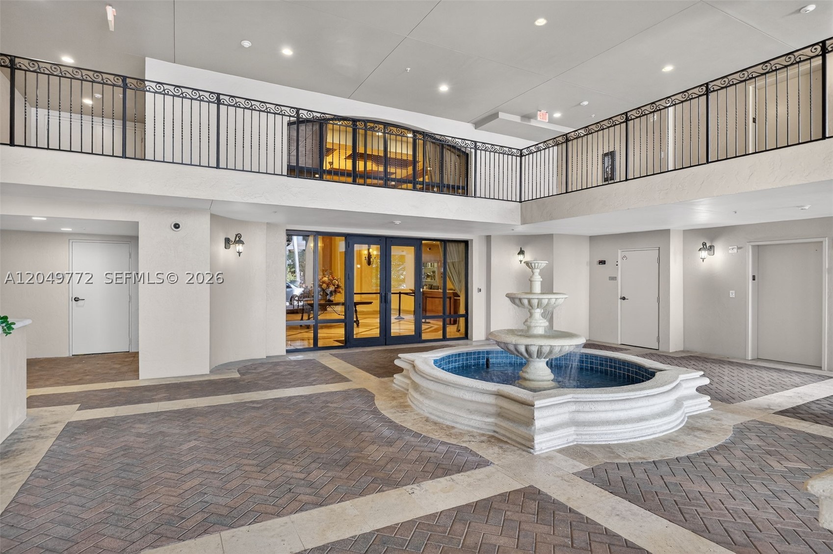 PUERTA DE PALMAS CONDO - Residential