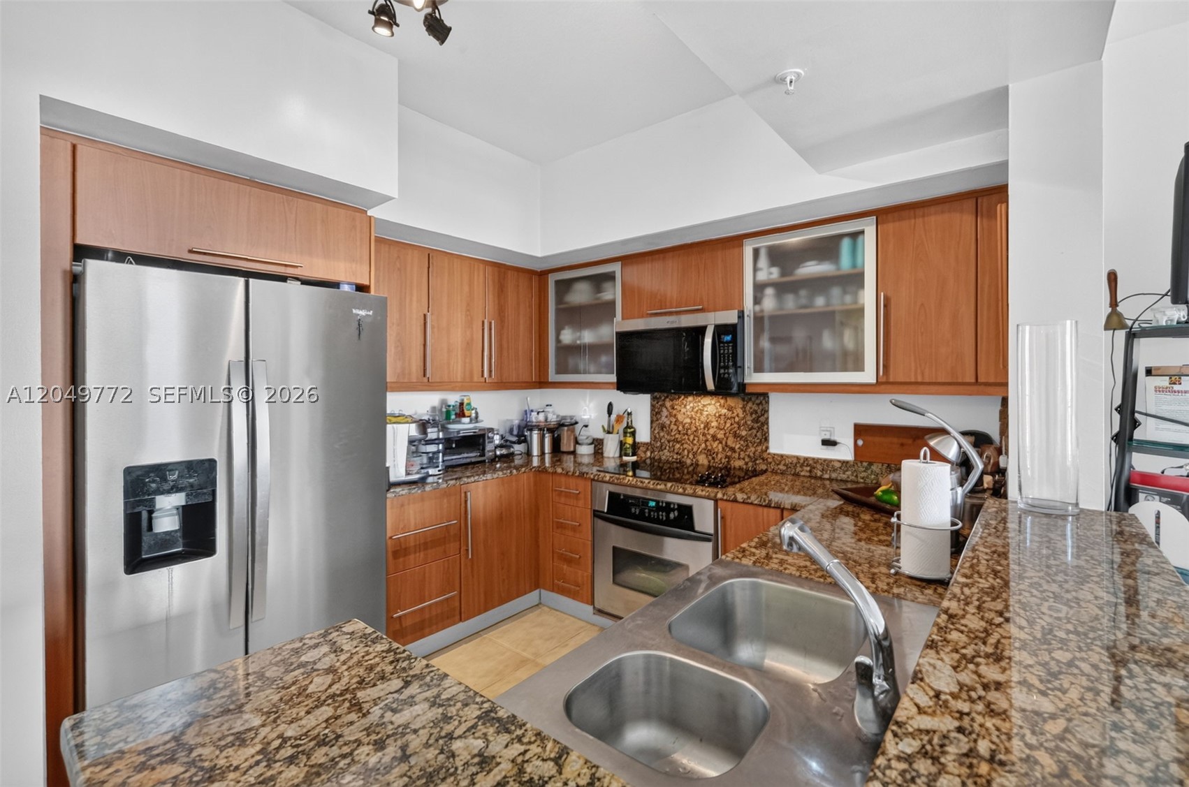 PUERTA DE PALMAS CONDO - Residential