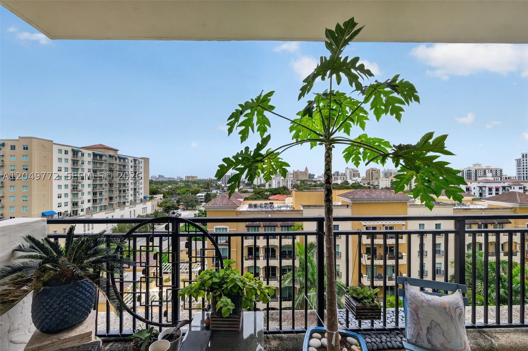 PUERTA DE PALMAS CONDO - Residential
